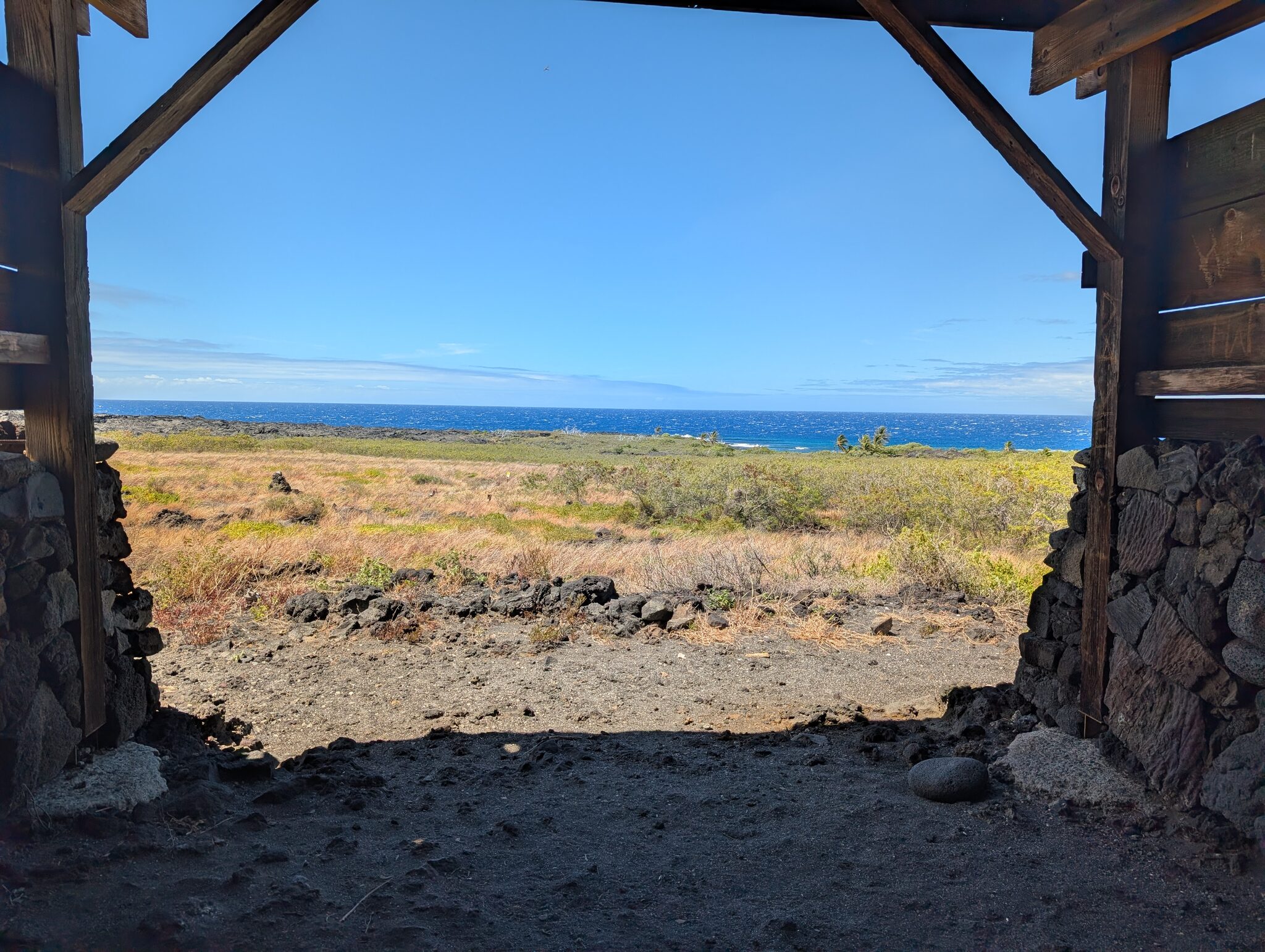 The three-wall shelter at Keauhou.